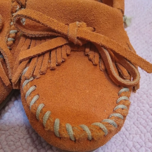 Minnetonka women's size 7 mocassins slip ons 407 S Orange/Rust color - Picture 5 of 12